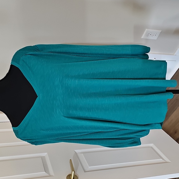 Top - Picture 4 of 16